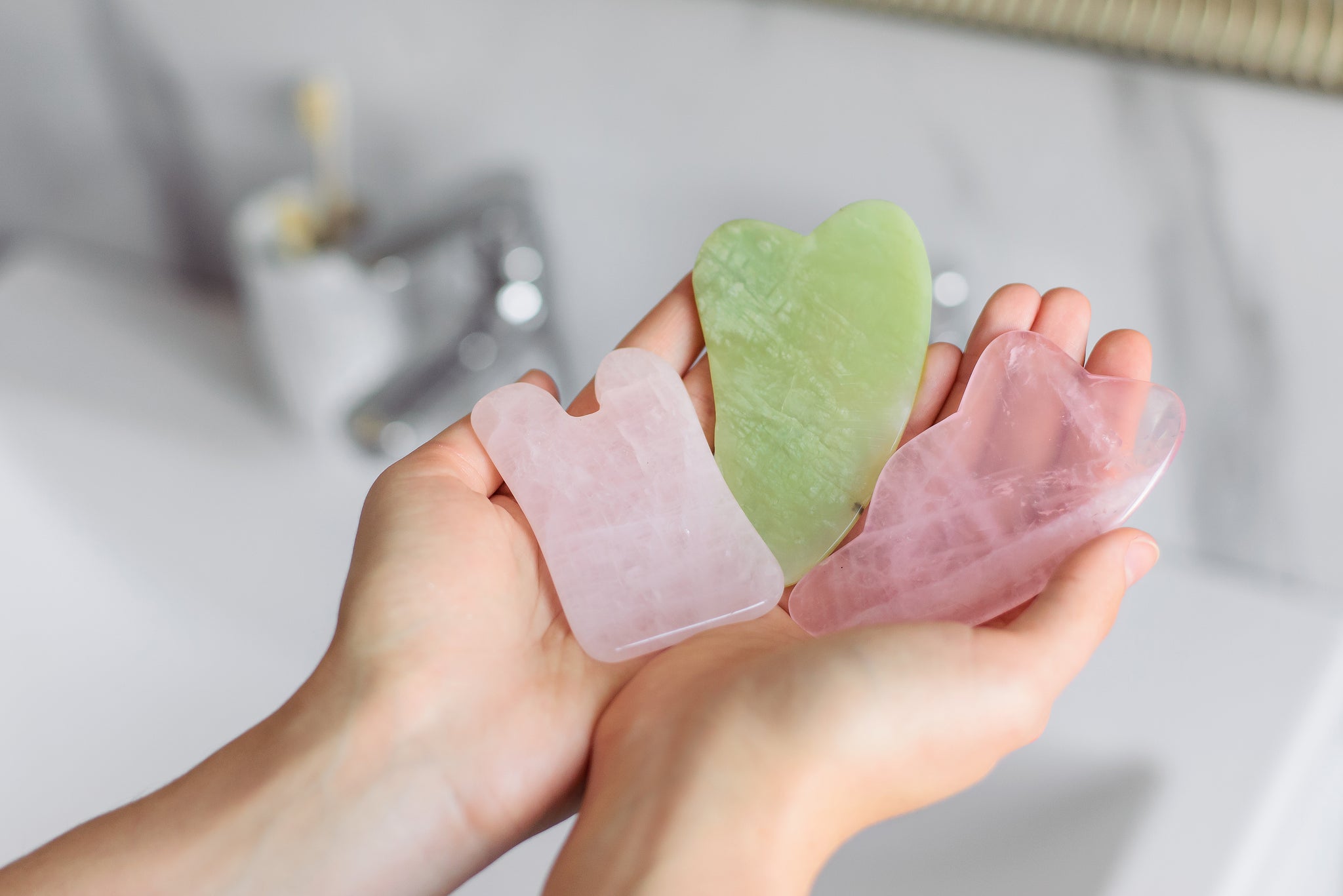 Gua Sha Massage Tool, Natural Jade Gua Sha Scraping Massage Tool, Gua Sha Facial Tool for SPA Acupuncture Therapy Treatment on Face Back, Arms, Neck, Shoulder